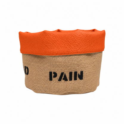 Panière à pain ronde en jute et similicuir, fabriquée à la main. Facile à entretenir, idéale pour restaurants, hôtels et cafés.