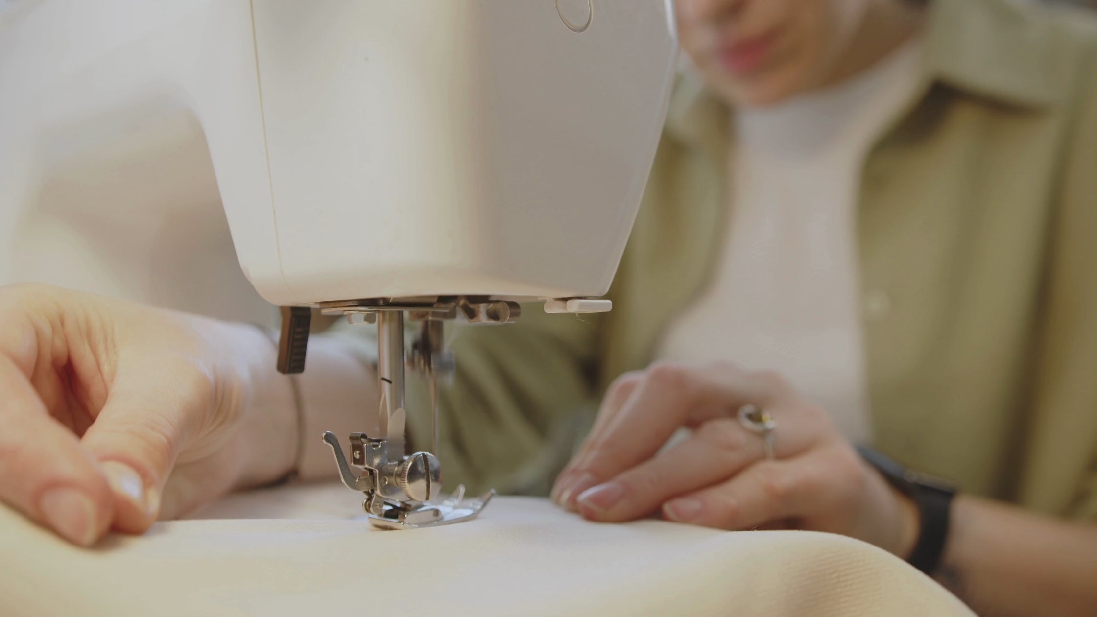 Load video: All our products are handmade in our workshop in the North of France, guaranteeing exceptional quality and care.