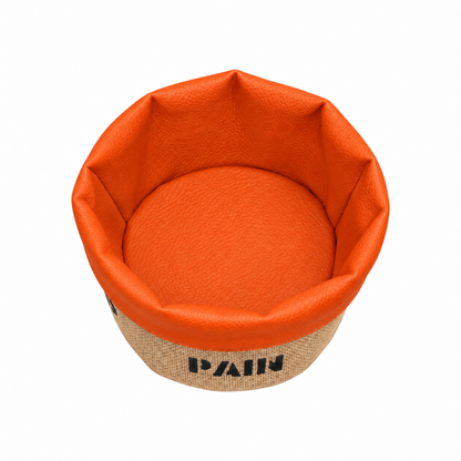 Panière à pain ronde en jute et similicuir, fabriquée à la main. Facile à entretenir, idéale pour restaurants, hôtels et cafés.