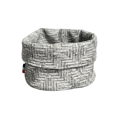 Panière en similicuir imperméable, facile à nettoyer, idéale pour un usage quotidien.