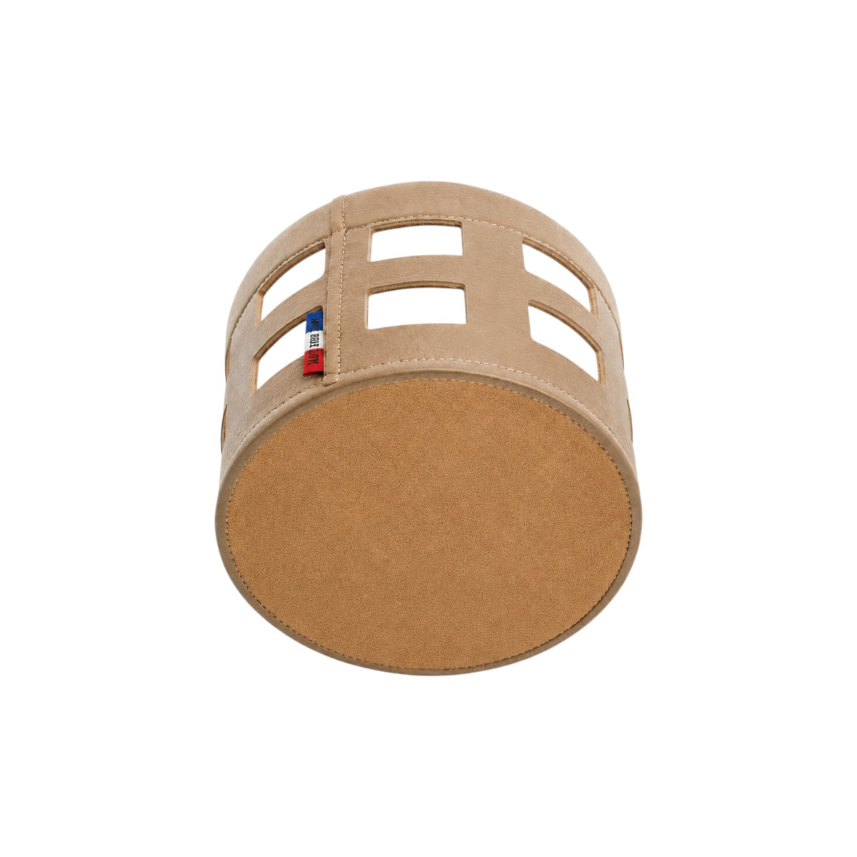 Panière en similicuir imperméable, facile à nettoyer, idéale pour un usage quotidien.